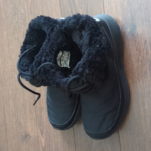 HP. Nike Womens Kaishi Winter Boots 807195-001 - Picture 3 of 10